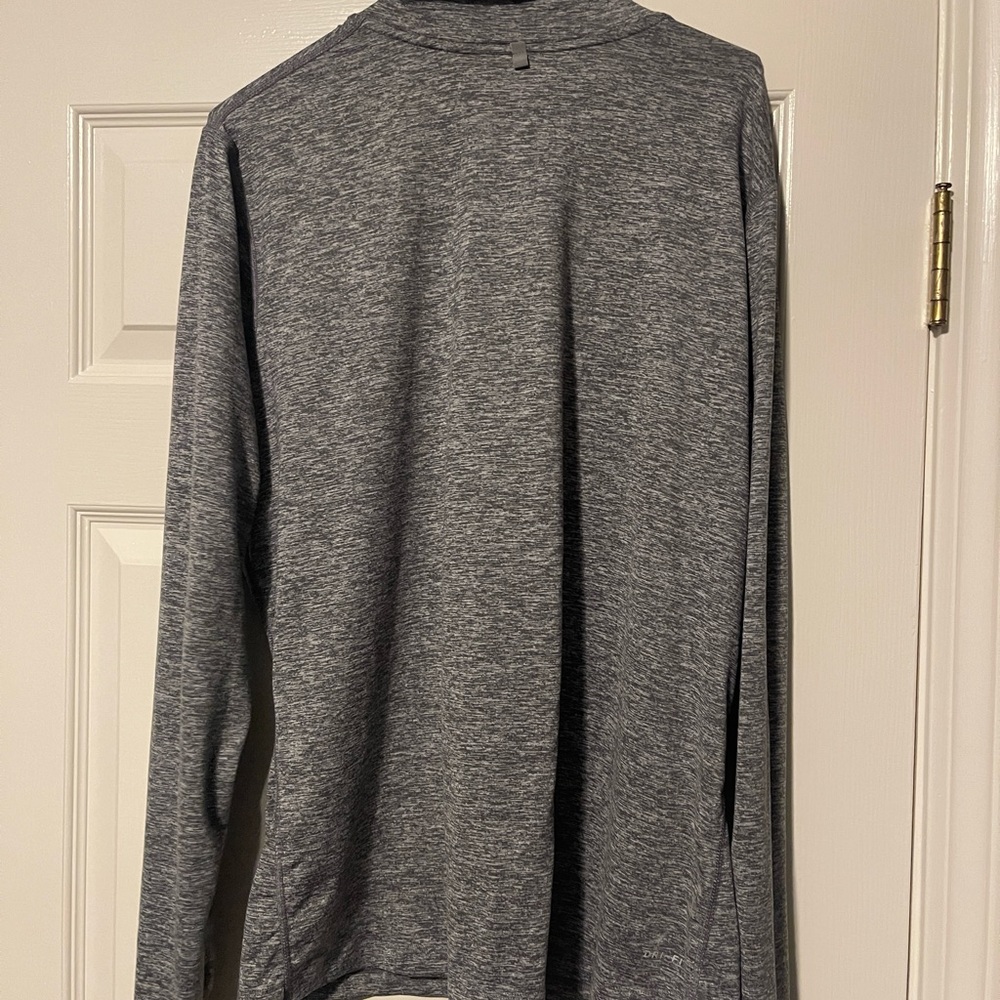 Nike pullover - Picture 2 of 3